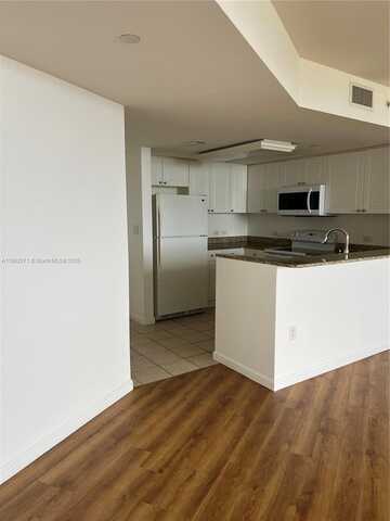19501 W Country Club Dr, Aventura, FL 33180