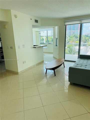 110 Washington Ave, Miami Beach, FL 33139