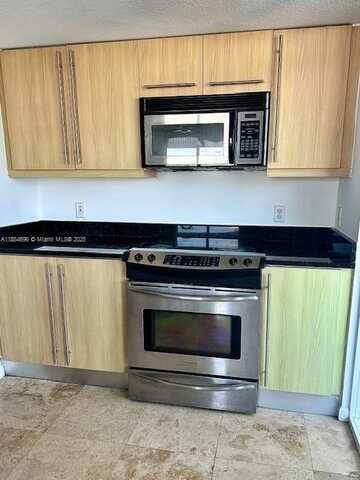 7600 Collins Ave, Miami Beach, FL 33141