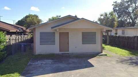 2904 NW 94th St, Miami, FL 33147