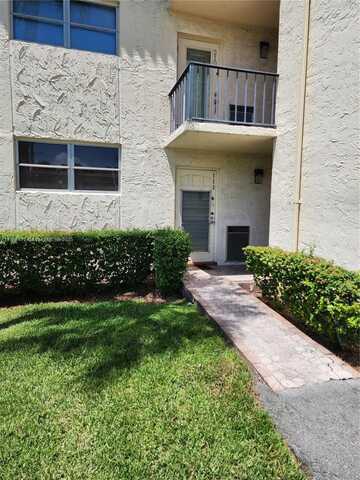 681 S Hollybrook Dr, Pembroke Pines, FL 33025