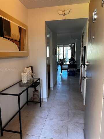 1690 NE 191st St, Miami, FL 33179