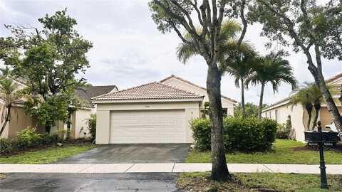 4366 Mahogany Ridge Dr, Weston, FL 33331