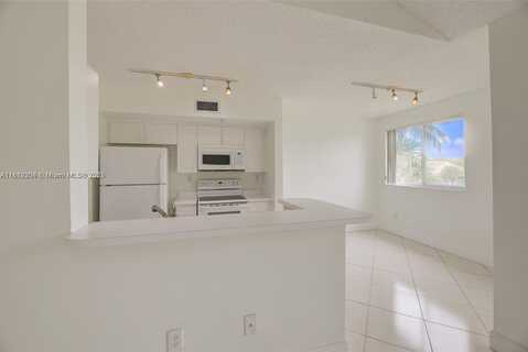 2600 S University Dr, Davie, FL 33328