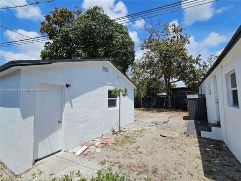 11714 NW 3rd Ave, Miami, FL 33168