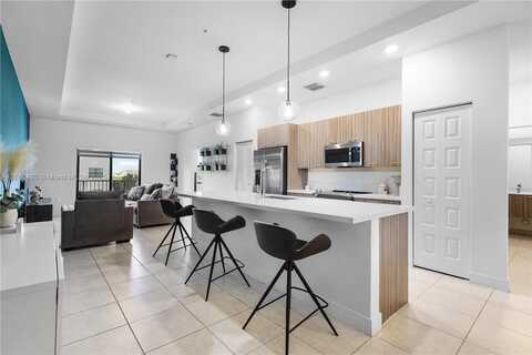 7905 NW 104th Ave, Doral, FL 33178