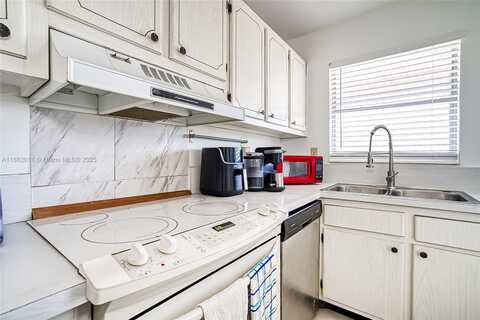 300 Layne Blvd, Hallandale Beach, FL 33009