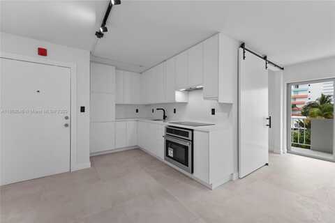 240 Collins Ave, Miami Beach, FL 33139