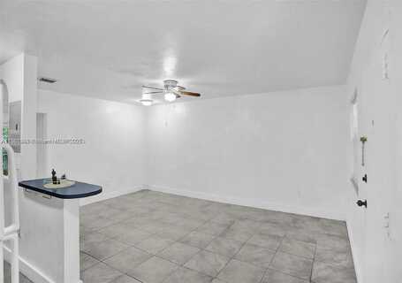 1860 Venice Park Dr, North Miami, FL 33181