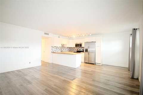 301 SW 135th Ave, Pembroke Pines, FL 33027