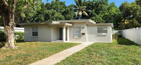 830 NE 143rd St, North Miami, FL 33161