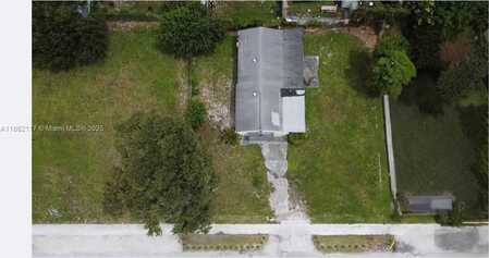 759 NW 73rd ST, Miami, FL 33150