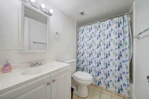498 NW 165th St Rd, Miami, FL 33169