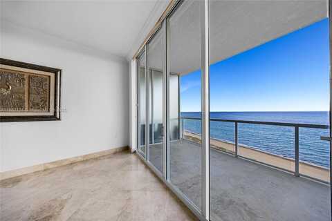 704 N Ocean Blvd, Pompano Beach, FL 33062