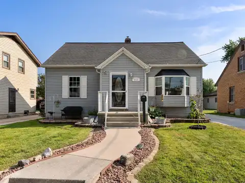 1821 Maple St, Manitowoc, WI 54220