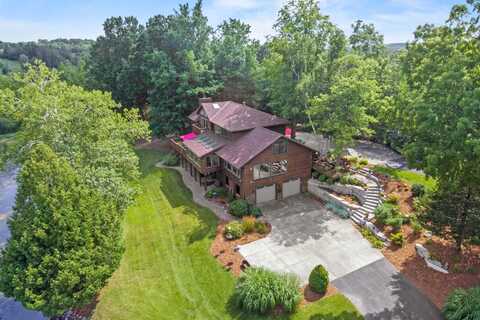 6215 Riesch Rd, West Bend, WI 53095