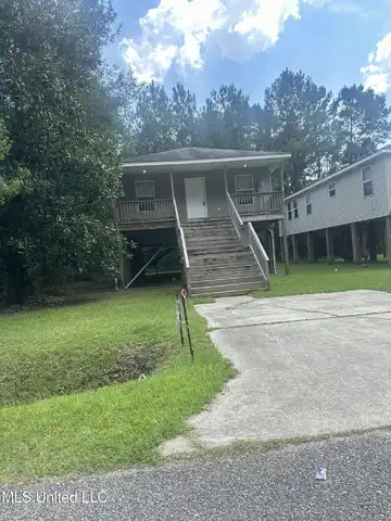 6323 W Adams Street, Bay Saint Louis, MS 39520