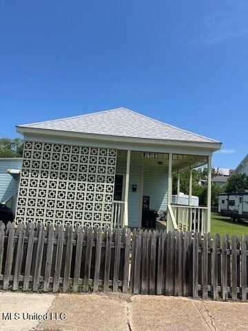 872 Jackson Street, Biloxi, MS 39530