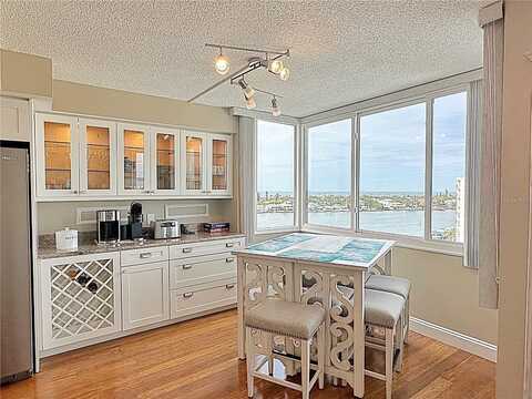 660 ISLAND WAY, CLEARWATER BEACH, FL 33767