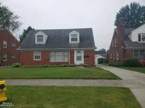 2037 Vernier, Grosse Pointe Woods, MI 48236