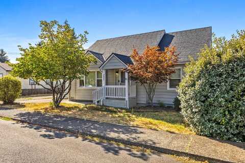 221 SW Rainbow Avenue, Dallas, OR 97338