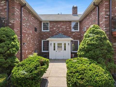 65 Fountain Ln, Weymouth, MA 02190