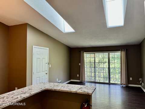 26 Players Circle, Tinton Falls, NJ 07724