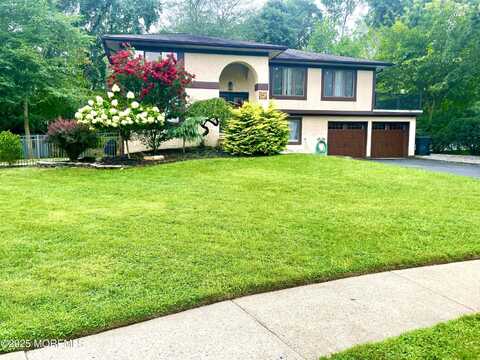 5 Blackfoot Court, Toms River, NJ 08753
