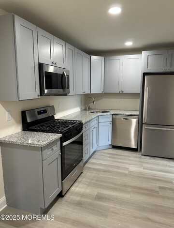 77 Memorial Parkway, Atlantic Highlands, NJ 07716