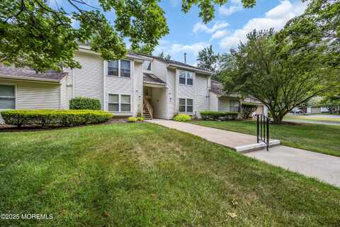 306 Sunshine Court, Marlboro, NJ 07746