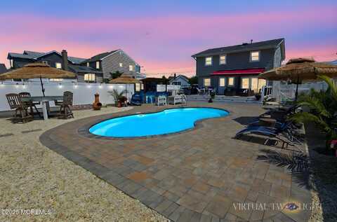 240 Newark Avenue, Lavallette, NJ 08735