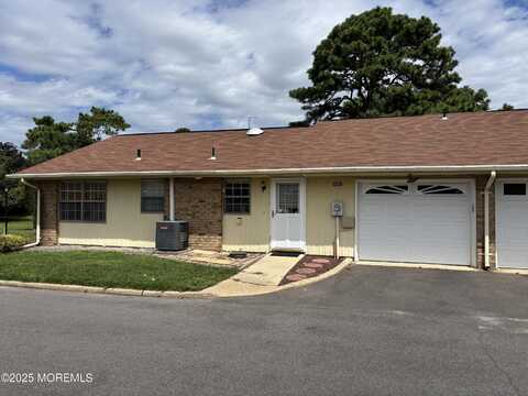 30 Yorkshire Court, Manchester, NJ 08759