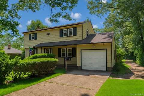 4 Dourland Road, Medford, NY 11763