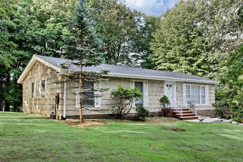 9 Lancaster Lane, Chestnut Ridge, NY 10952