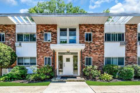 200 Lexington Avenue, Oyster Bay, NY 11771