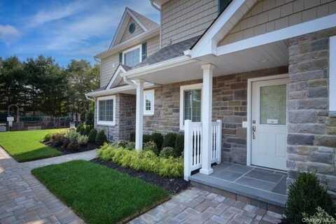 223 Cassa Loop, Holtsville, NY 11742