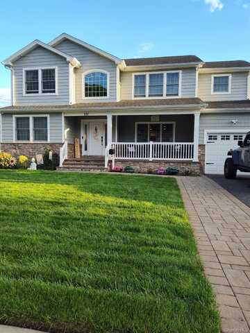 132 Walnut Street, Massapequa Park, NY 11762