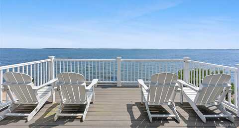 5218 Peconic Bay Boulevard, Laurel, NY 11948