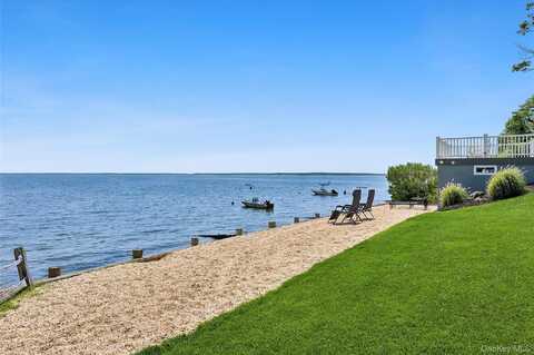 5218 Peconic Bay Boulevard, Laurel, NY 11948