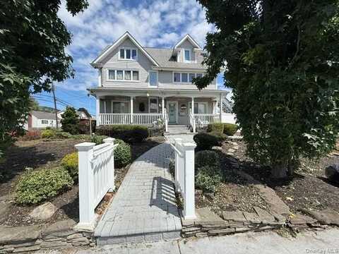 60 Vandewater Street, Farmingdale, NY 11735