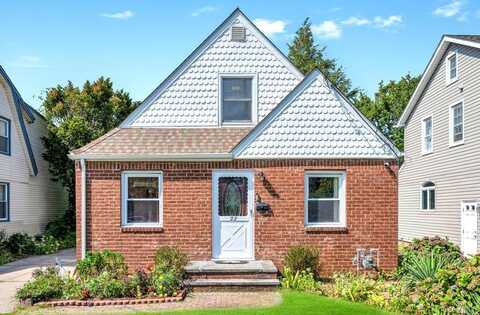 22 Terrace Place, Hicksville, NY 11801