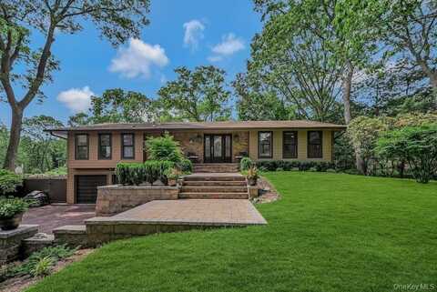 36 Woodland Lane, Smithtown, NY 11787