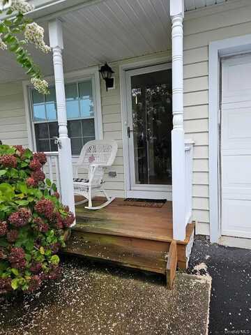 9 Sunwood Circle, Central Islip, NY 11722