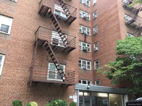 66-10 149 St, Flushing, NY 11367