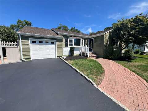 741 Peconic Street, Ronkonkoma, NY 11779