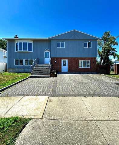 300 Branch Avenue, Freeport, NY 11520