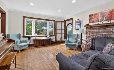 63 Willow Street, Garden City, NY 11530