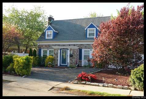 569 Seaman Avenue, North Baldwin, NY 11510