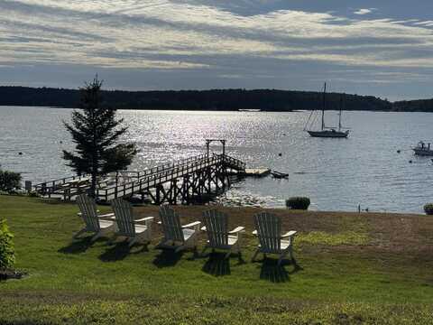 545 Ocean Point Road, Boothbay, ME 04544