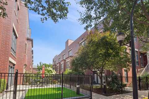 2701 N Hermitage Avenue, Chicago, IL 60614